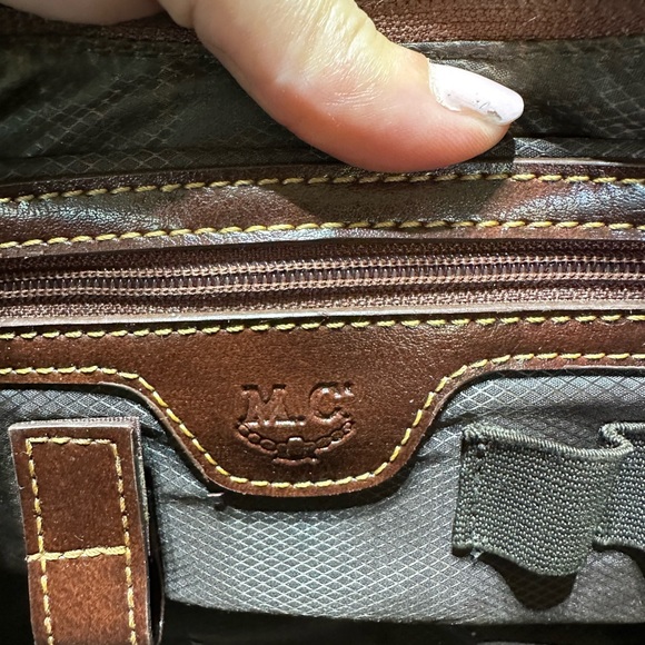 MC MARC CHANTAL TOOLED EMBOSSED LEATHER MULTICOLORED SHOULDER BAG - Picture 2 of 8